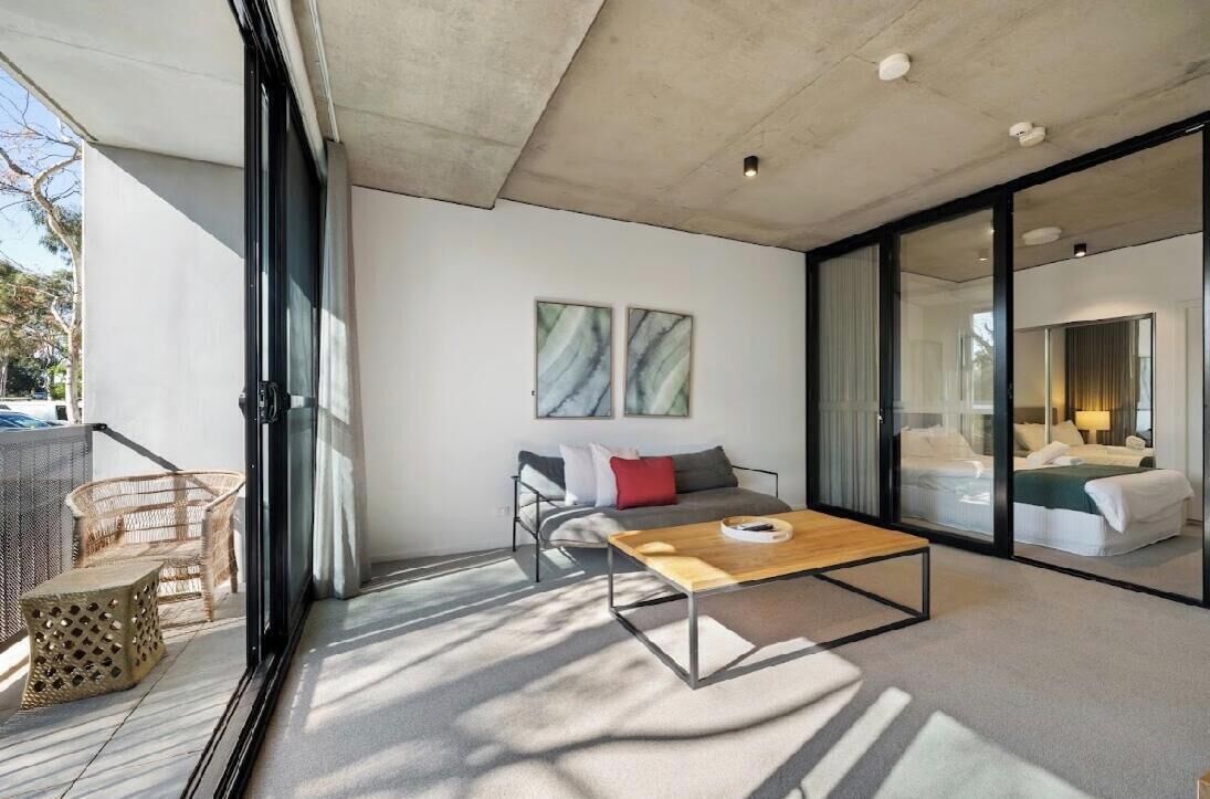 Iron/ironing board, Internet, bed sheets