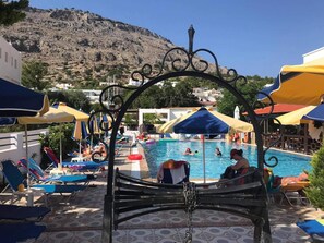 Outdoor pool - Chrysanthi Studios & Apartments Pefkos (Rhodes)