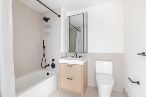 Hair dryer, towels - Blueground | Greenpoint, pool, nr Transmitter Park (Brooklyn)