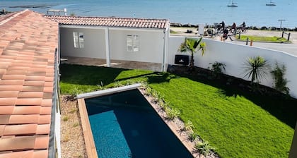 New house on the Ile de Re at the edge of the ocean with breathtaking views!