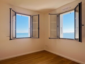 Interior - New house on the Ile de Re at the edge of the ocean with breathtaking views! (Rivedoux-Plage)