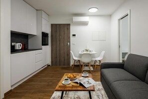 TV - 1 BR City Apartment Adialuxe S5, Rijeka, Croatia (Rijeka)