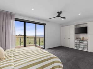 5 bedrooms, free WiFi, bed sheets