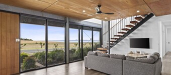 Family sized home or couples retreat with plenty of space with spectacular views