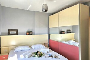 1 bedroom, free WiFi, bed sheets - Albina Apartment 118 - Balcony & Sea View, Sarandë, Albania (Sarandë)