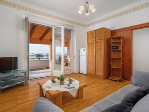 TV - Villa Rita by Interhome (Umag)