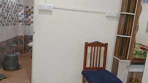 Deluxe Quadruple Room, Balcony, City View | Spa - Shivanjali Bhakt Niwas (Ujjain)