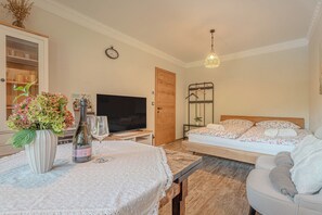 Room - Vila Trate Studio S Pogledom, Ljutomer, Slovenia (Ljutomer)