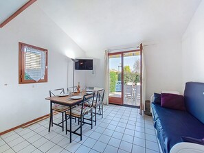 Dining - Bois Soleil by Interhome (Saint Palais sur mer)