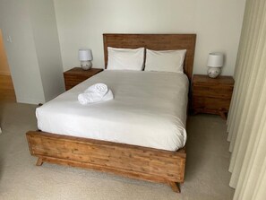 2 slaapkamers, een strijkplank/strijkijzer, wifi, beddengoed