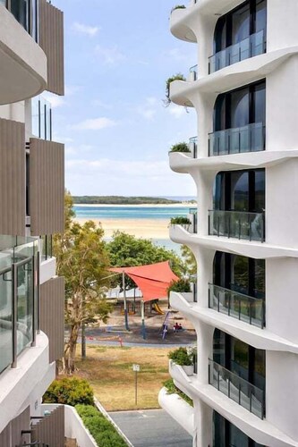 Drift and Stay - Where Days Linger