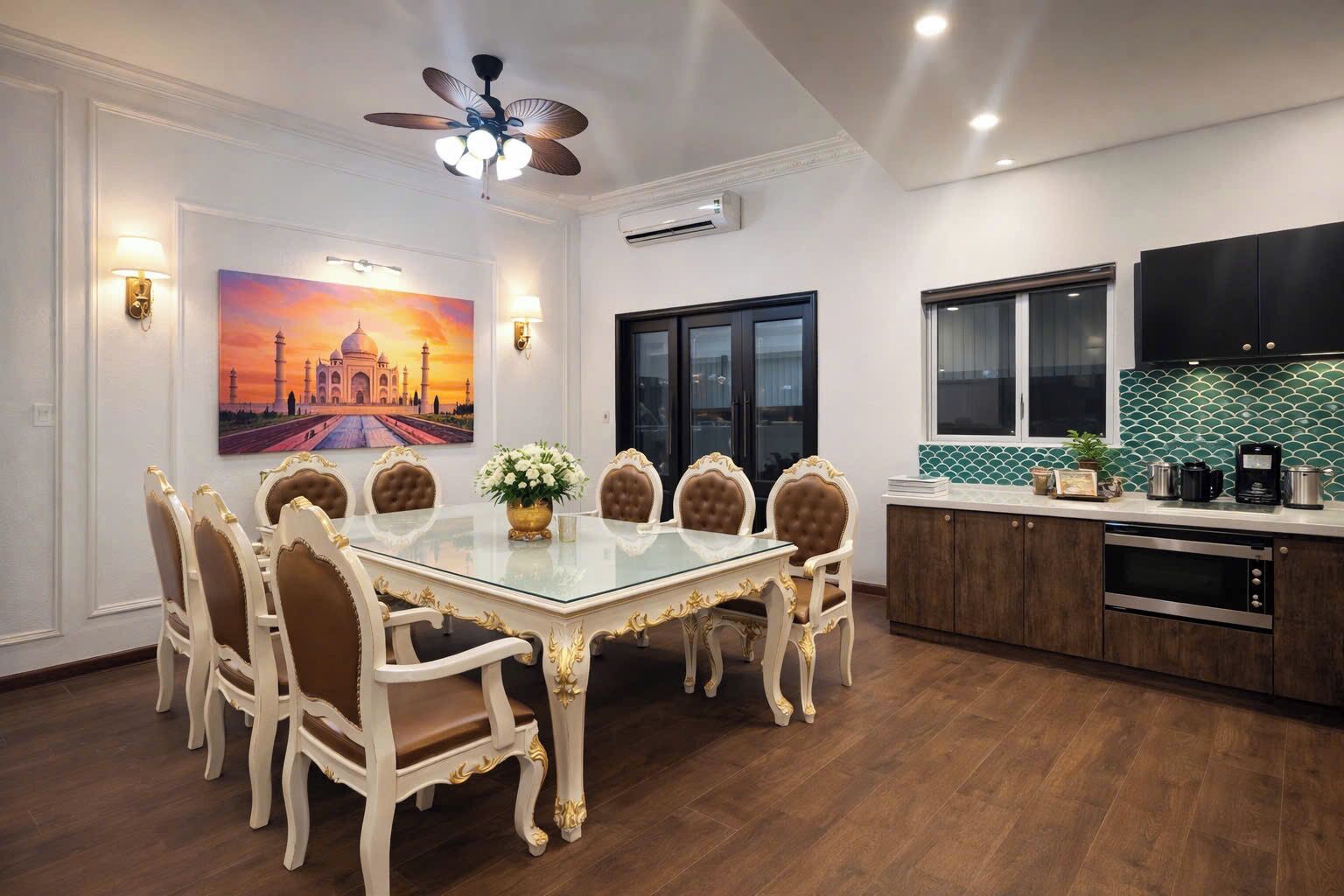 Basic Room, City View | Dining