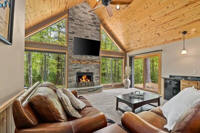 Lakeside Retreat! 3-Bedroom Cabin on Boom Lake with Beach and Dock