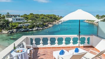 Superior-Doppelzimmer, Balkon, Meerblick | Minibar, Schreibtisch, Babybetten, kostenloses WLAN