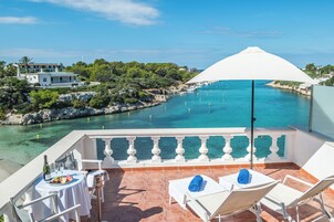 Habitación doble superior, balcón, vistas al mar | Vistas desde el alojamiento