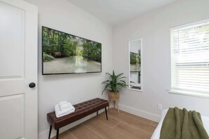 Desk, iron/ironing board, WiFi, bed sheets - New | Walk to UF/Stadium Near UFHealth/Downtown (Gainesville)