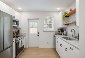 Fridge, microwave, oven, stovetop - New | Walk to UF/Stadium Near UFHealth/Downtown (Gainesville)