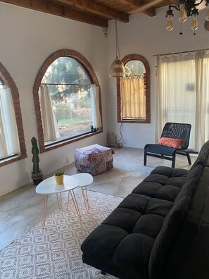 Living area - Charming house at the best surf spot at San Miguel. Guadalupe Valley 5 min away. (Ensenada)