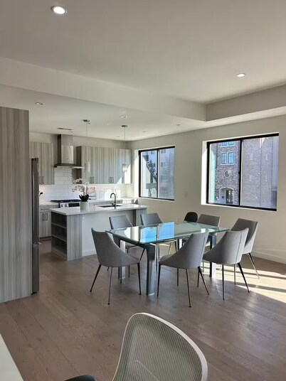 Brand newl 4-bedroom 3 ba  townhome best location Redwood City