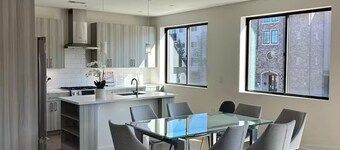 Brand newl 4-bedroom 3 ba townhome best location Redwood City