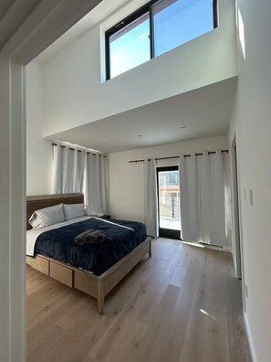 4 makuuhuonetta, silitysrauta/-lauta, internet, vuodevaatteet