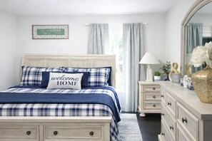 1 bedroom, iron/ironing board, WiFi, bed sheets - Le petit Nid: Bright Executive Stay, Fully Furnished, Comfort from Day One. (Niles)