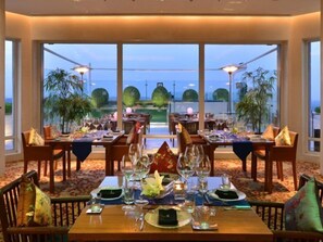 Dining - ITC Maurya, a Luxury Collection Hotel (New Delhi)