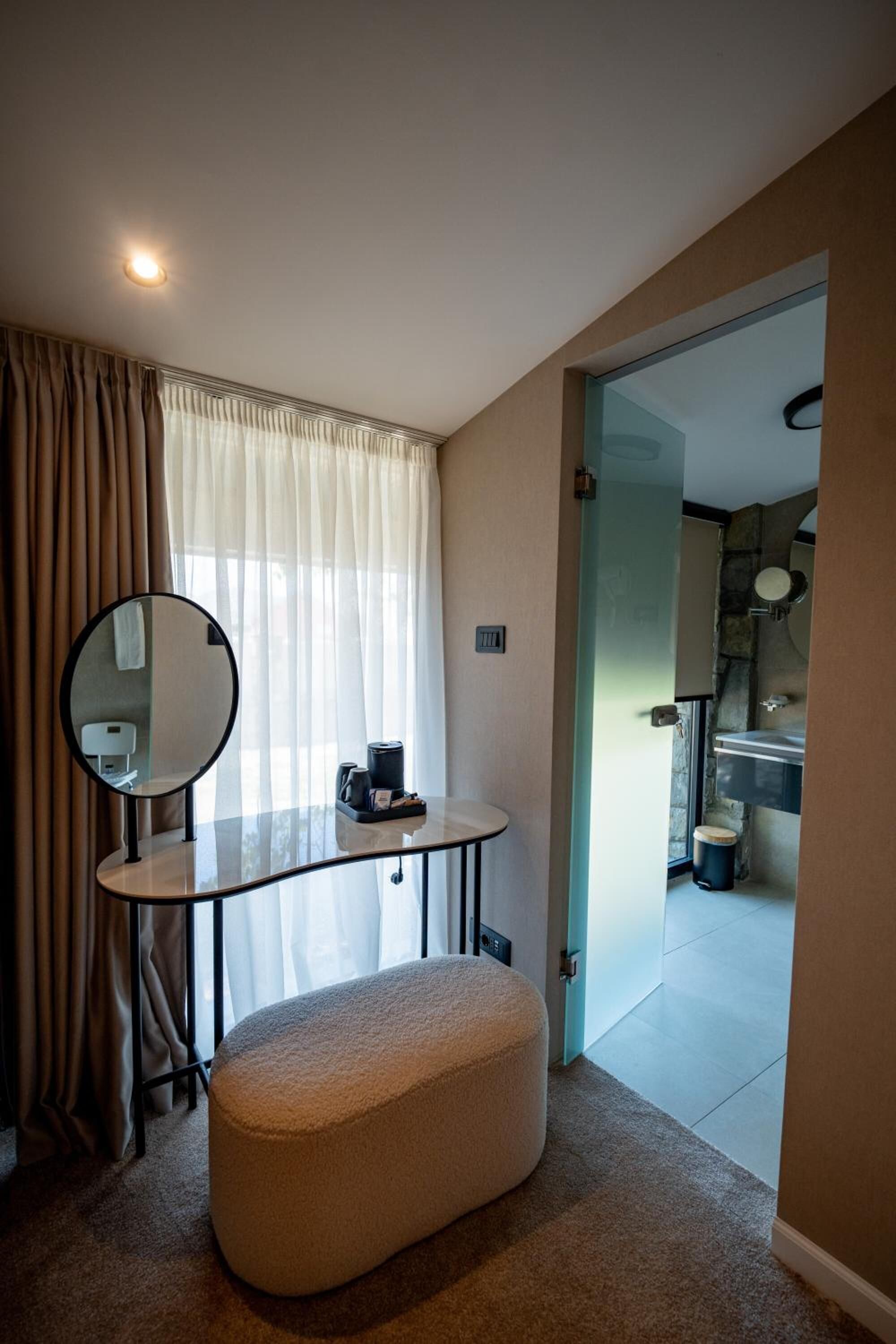 المنشأة من الداخل