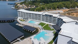 Exterior - Pinnacle at Topsider: A Curated Lake Retreat (Osage Beach)