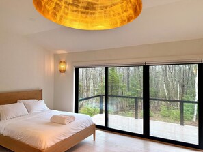 5 Schlafzimmer, Schreibtisch, Bügeleisen/Bügelbrett, Reisekinderbett