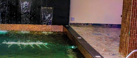 桑拿、湿蒸房、身体护理、水疗法、芳香疗法、深层组织按摩