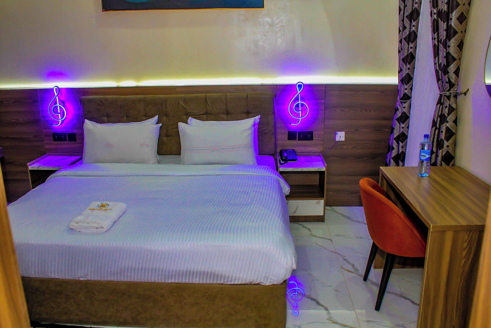 Kamar Premium, Bebas Asap Rokok, kamar mandi pribadi | Wi-Fi gratis