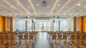 Meeting facility - Eger Park (Eger)