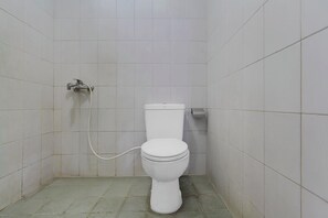 Kahden hengen deluxe-huone (kaksi sänkyä) | Kylpyhuone | Suihku