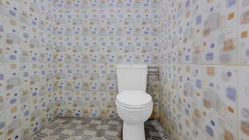 Deluxe Double Room | Bathroom | Shower