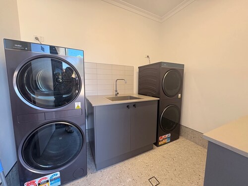 Ropa Premium Suite - Luxe Stay in Dubbo