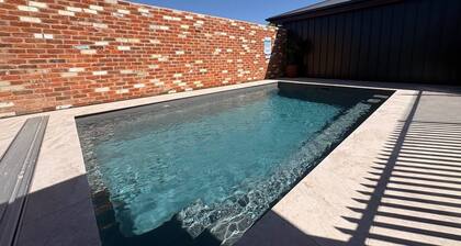 Ropa Premium Suite - Luxe Stay in Dubbo