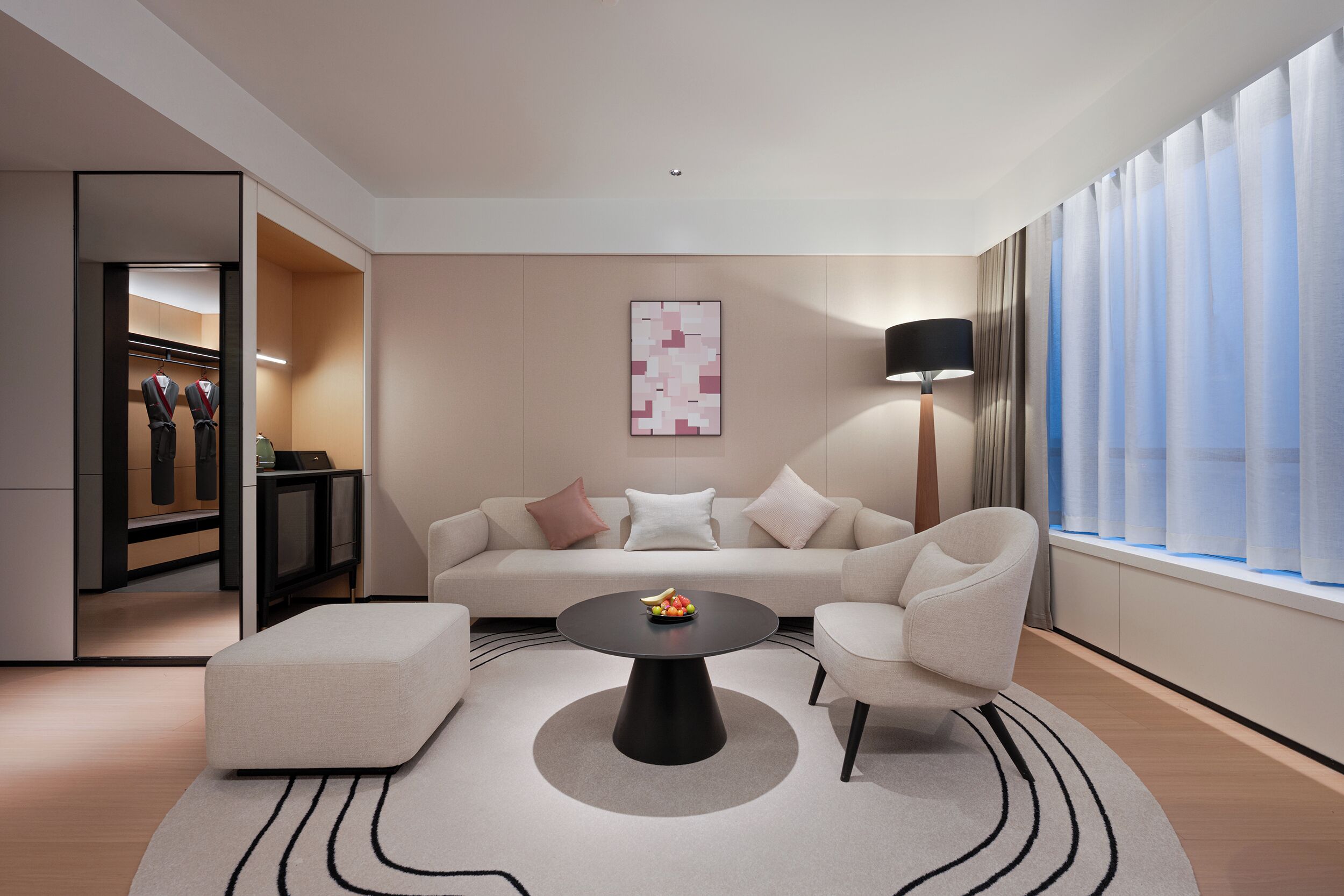 Executive Suite, City View | Living area