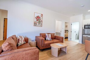 Unclassified image, 2 of 12, button