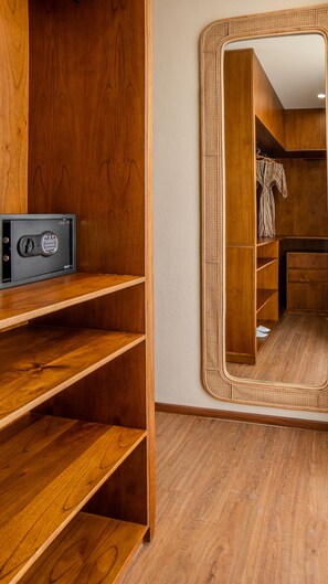 Deluxe Villa, Garden View | Interior