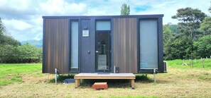 Exterior - Omoho Stream X by Tiny Away (Kennedy Bay)