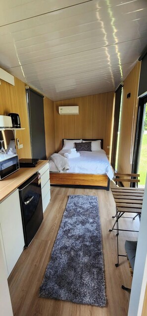 Room - Omoho Stream X by Tiny Away (Kennedy Bay)