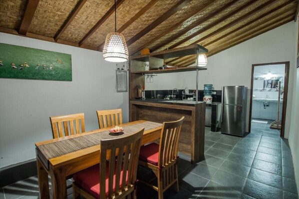 Superior Double Room, Balcony, Garden View | Dining - Abimana Ubud (Gianyar)