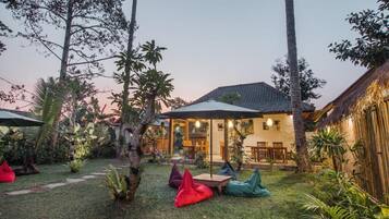 Khuôn viên nơi lưu trú