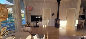 Interior - Bright and cozy summer house with spa and sauna (Græsted)