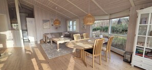 Dining - Bright and cozy summer house with spa and sauna (Græsted)