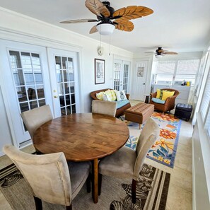 Signature House, 3 Bedrooms, Patio, Bay View | In-room dining - Sunset Sanctuary (Fairhope)