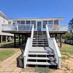 Vista frontal de la propiedad