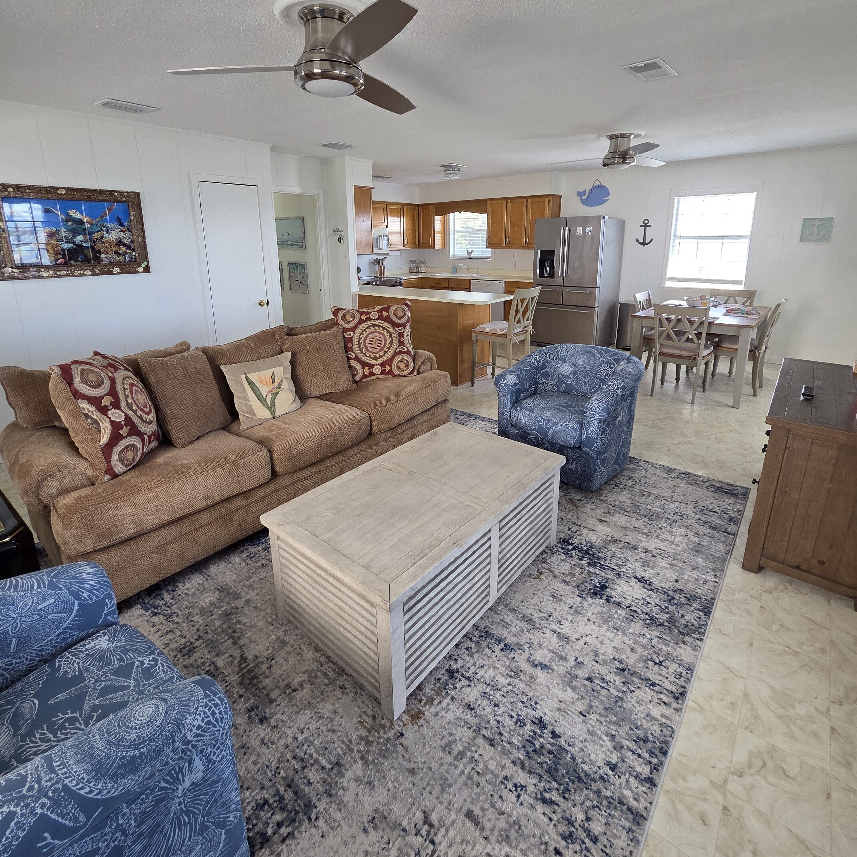 Signature House, 3 Bedrooms, Patio, Bay View | Living room | 45-inch Smart TV with digital channels