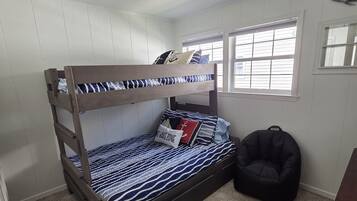 Maison Signature, 3 chambres, patio, vue sur la baie | Décor unique, ameublement unique, fer et planche à repasser